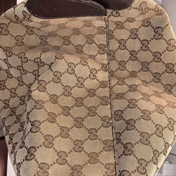 Authentic Gucci GG Shoulder Flap Bag - Picture 5 of 7